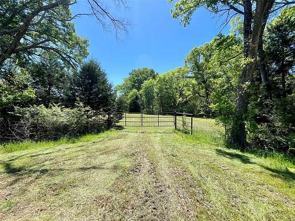 17 Acres of Land for Sale in Fruitvale, Texas