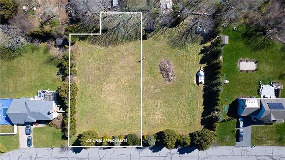 0.47 Acres of Residential Land for Sale in Portsmouth, Rhode Island