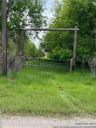 14 Acres of Land for Sale in Jourdanton, Texas