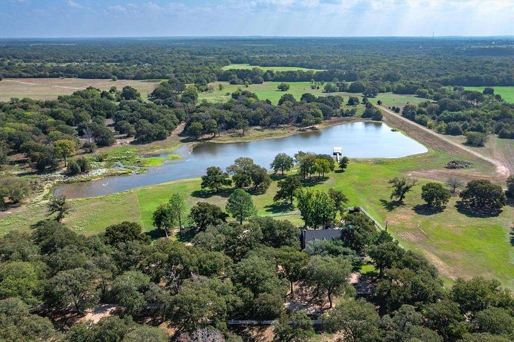 118.46 Acres of Land with Home for Sale in Mabank, Texas