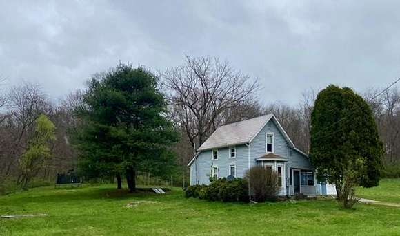 10 Acres of Residential Land with Home for Sale in Somerset, Ohio