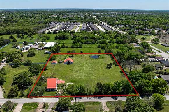 3.5 Acres of Residential Land with Home for Sale in Dallas, Texas