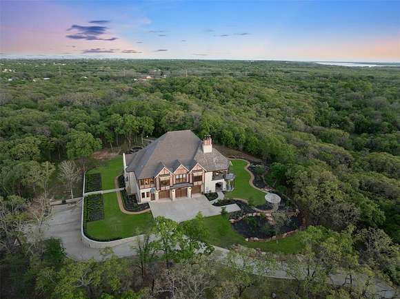 33.6 Acres of Land with Home for Sale in Aubrey, Texas