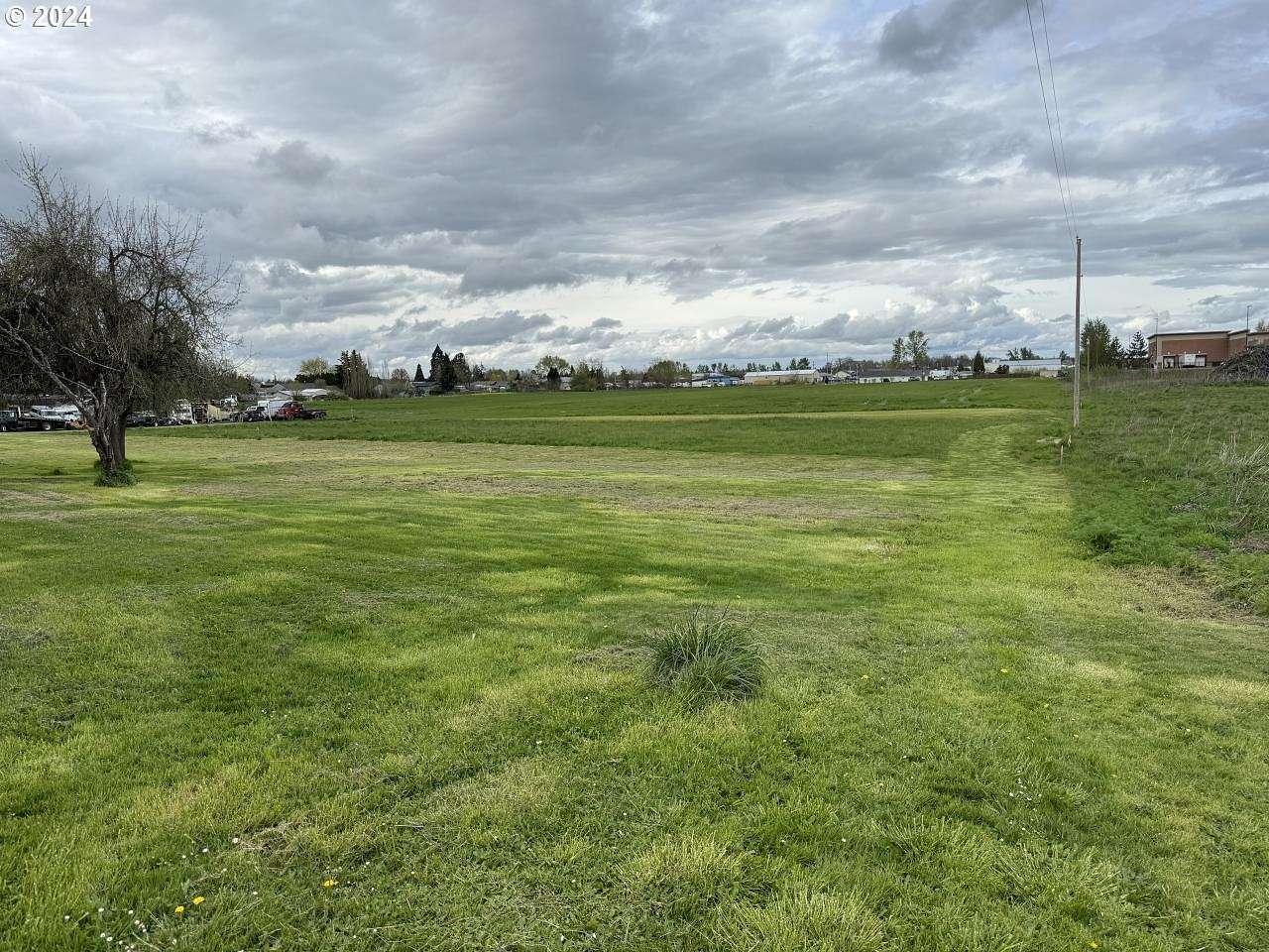1 Acre of Residential Land for Sale in Albany, Oregon