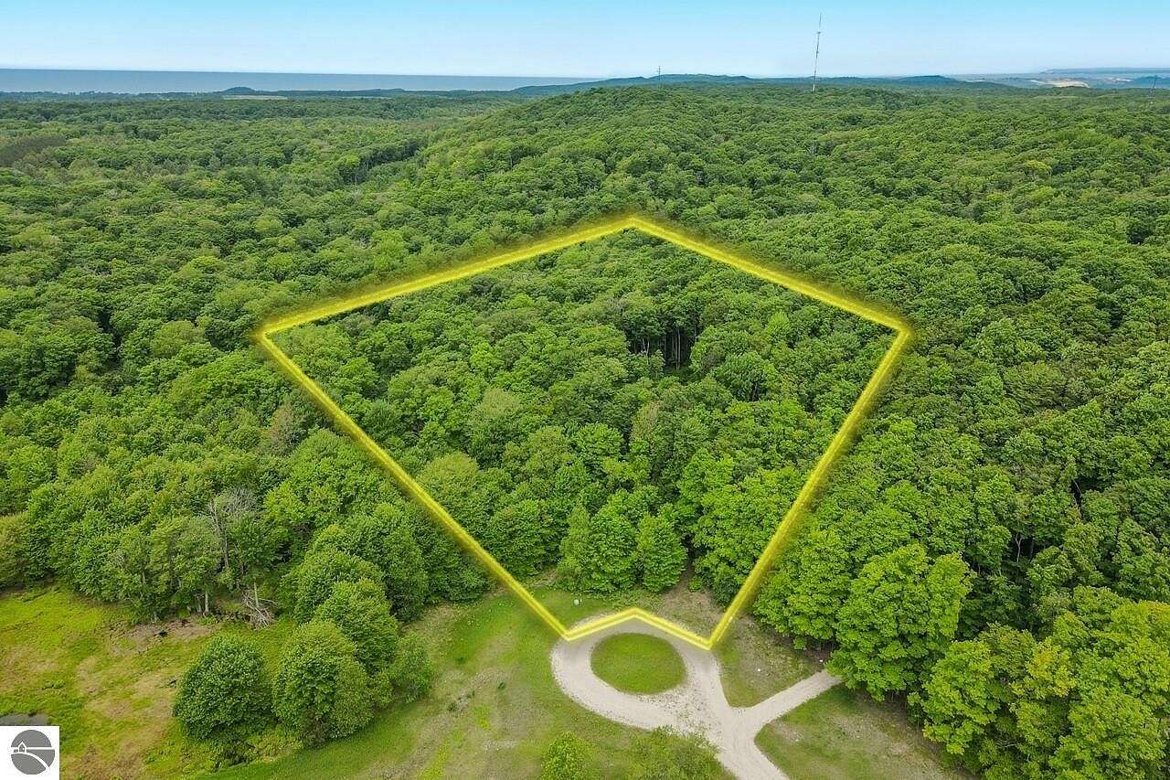 4.6 Acres of Residential Land for Sale in Empire, Michigan