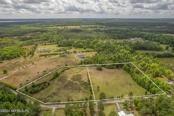 10.6 Acres of Land for Sale in Interlachen, Florida