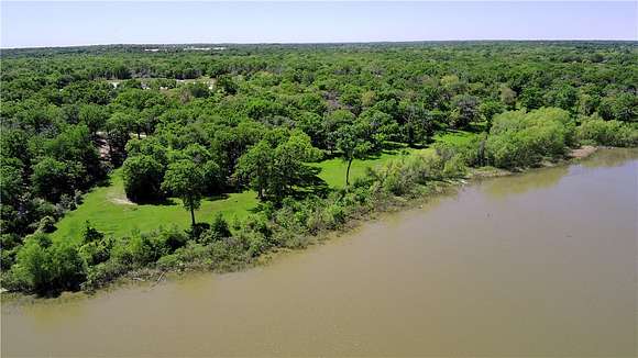 5 Acres of Residential Land for Sale in Groesbeck, Texas
