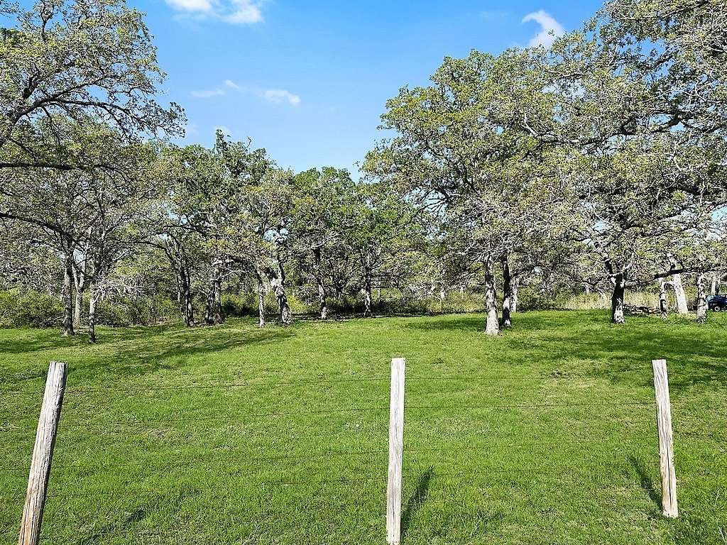 42 Acres of Land for Sale in Waelder, Texas
