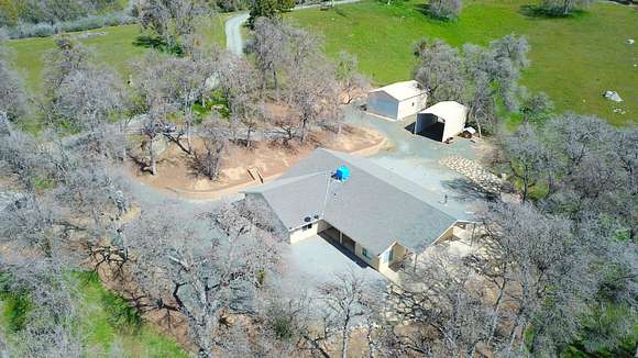 11.3 Acres of Land with Home for Sale in California Hot Springs, California