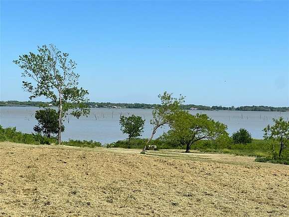 1.67 Acres of Land for Sale in Corsicana, Texas