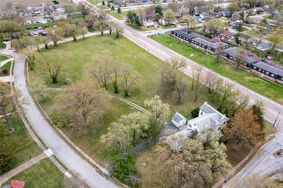 4.5 Acres of Residential Land with Home for Sale in Belleville, Illinois