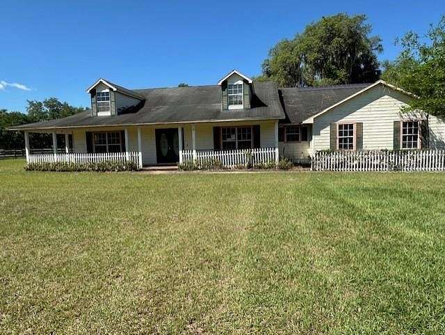 2.3 Acres of Residential Land with Home for Sale in Leesburg, Florida