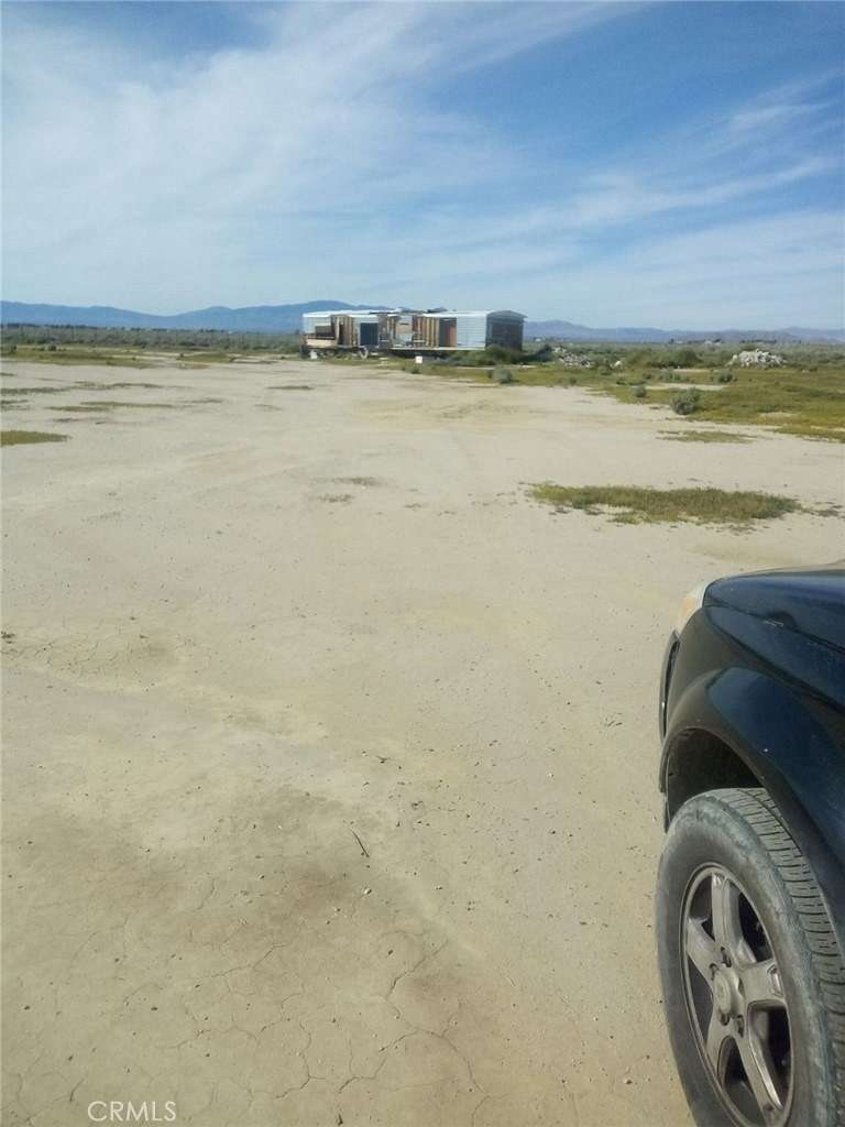 5 Acres of Land for Sale in Antelope Acres, California