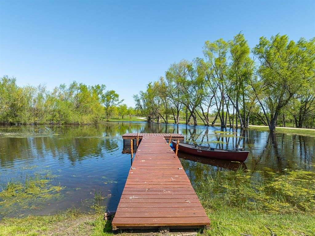 10 Acres of Recreational Land with Home for Sale in Hubbard, Texas