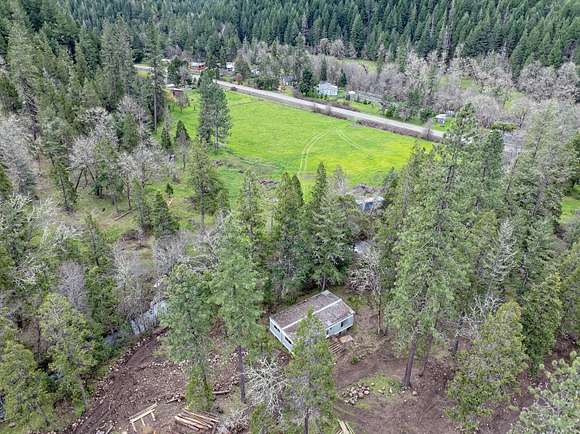 11.5 Acres of Land with Home for Sale in Tiller, Oregon