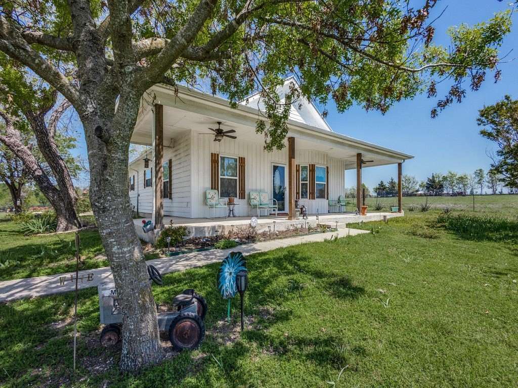 4.74 Acres of Land with Home for Sale in Melissa, Texas
