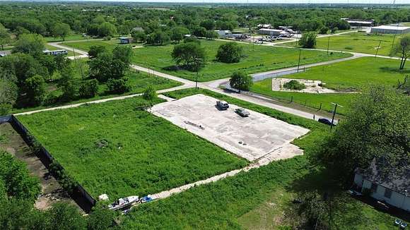 0.67 Acres of Mixed-Use Land for Sale in Hubbard, Texas