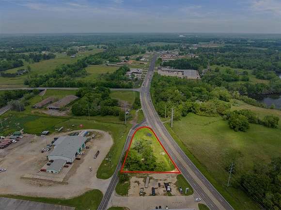 0.45 Acres of Commercial Land for Sale in Pittsburg, Texas
