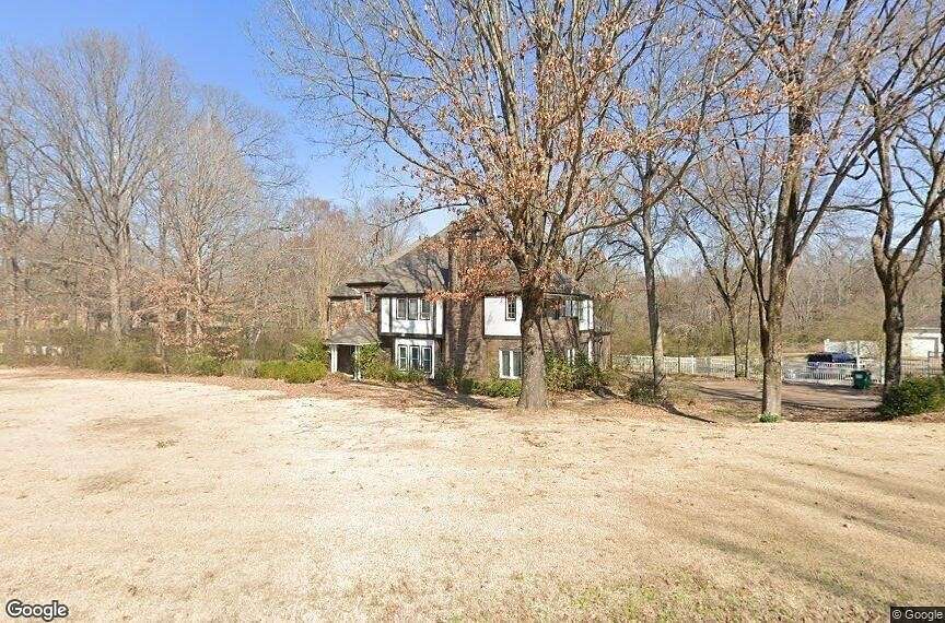 2.2 Acres of Residential Land with Home for Sale in Memphis, Tennessee