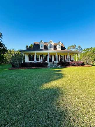21 Acres of Land with Home for Sale in Nicholls, Georgia