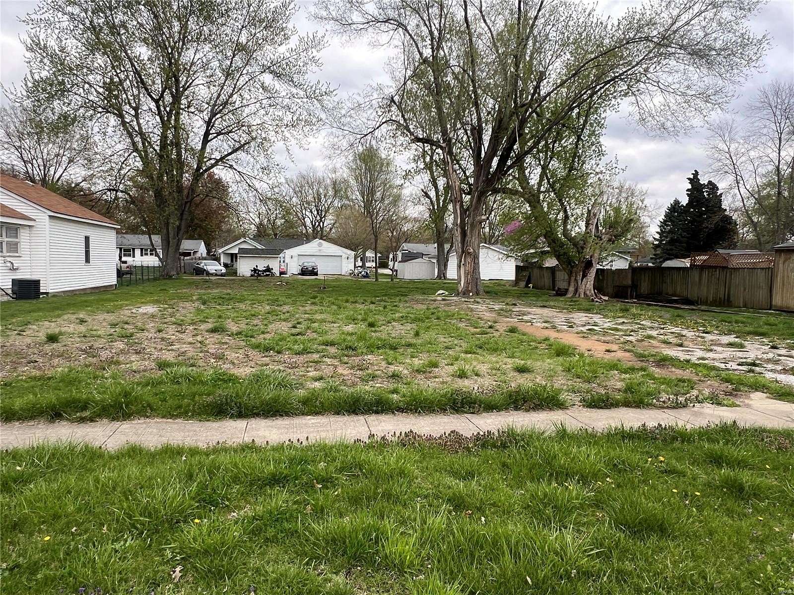 0.23 Acres of Residential Land for Sale in Litchfield, Illinois