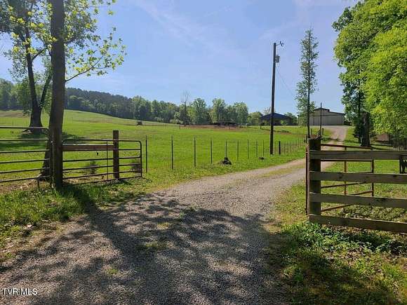 28.1 Acres of Agricultural Land for Sale in Athens, Tennessee