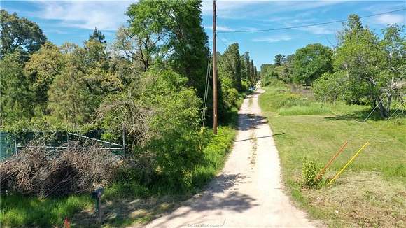 3 Acres of Residential Land for Sale in Navasota, Texas