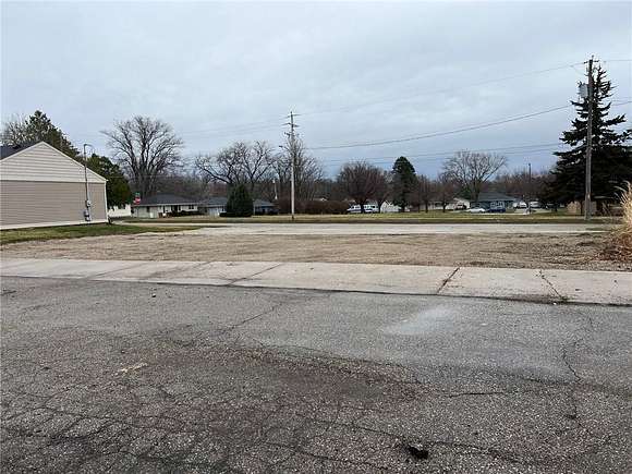 0.28 Acres of Commercial Land for Sale in Urbandale, Iowa