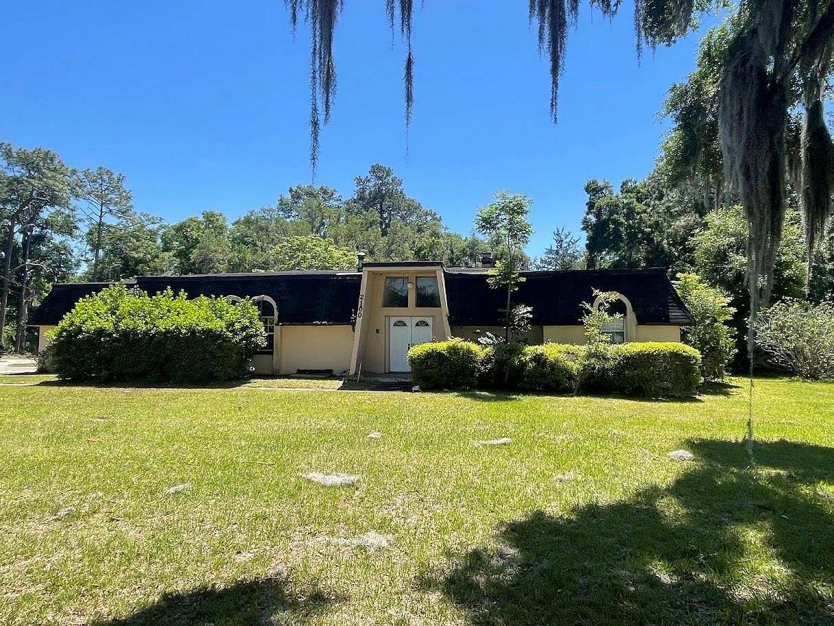 3 Acres of Residential Land with Home for Sale in Ocala, Florida
