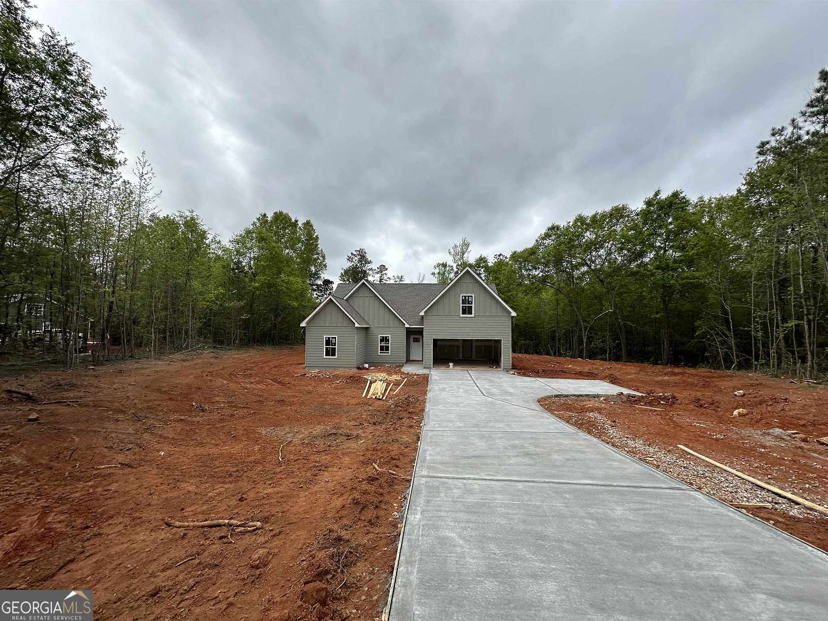 5 Acres of Residential Land with Home for Sale in Barnesville, Georgia