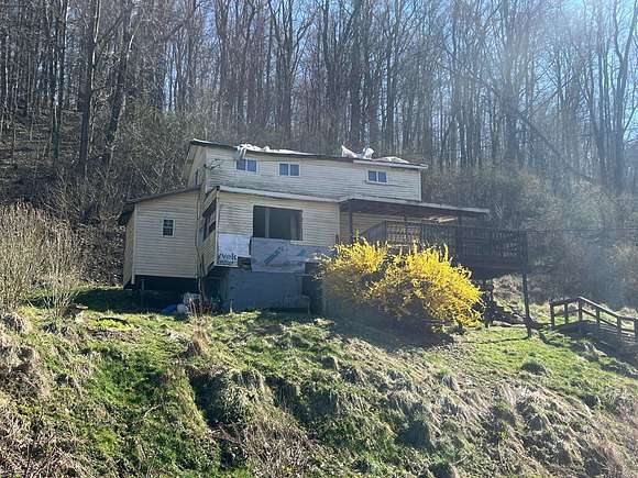 Residential Land with Home for Auction in Maidsville, West Virginia