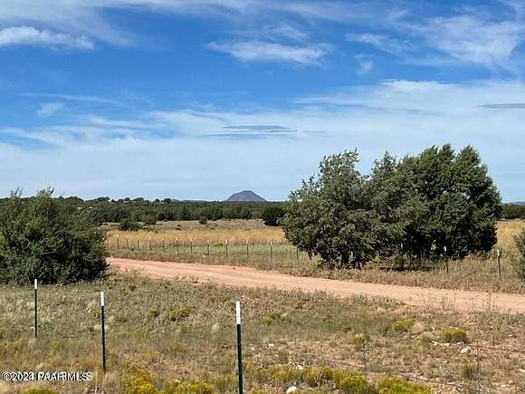 40.5 Acres of Land for Sale in Ash Fork, Arizona