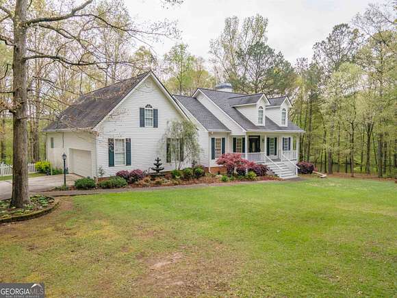 9.1 Acres of Residential Land with Home for Sale in Senoia, Georgia