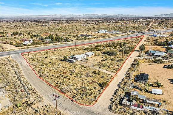 4.4 Acres of Improved Mixed-Use Land for Sale in Piñon Hills, California