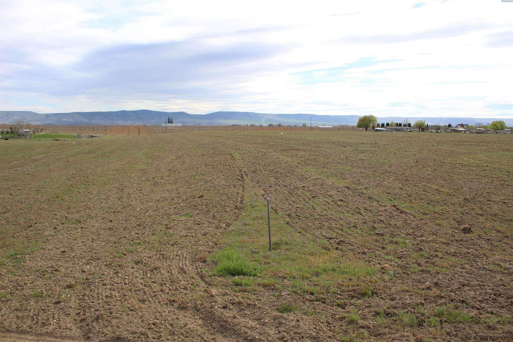 28.2 Acres of Agricultural Land for Sale in Prosser, Washington