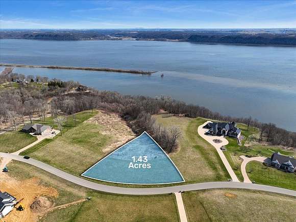 1.4 Acres of Residential Land for Sale in Dubuque, Iowa
