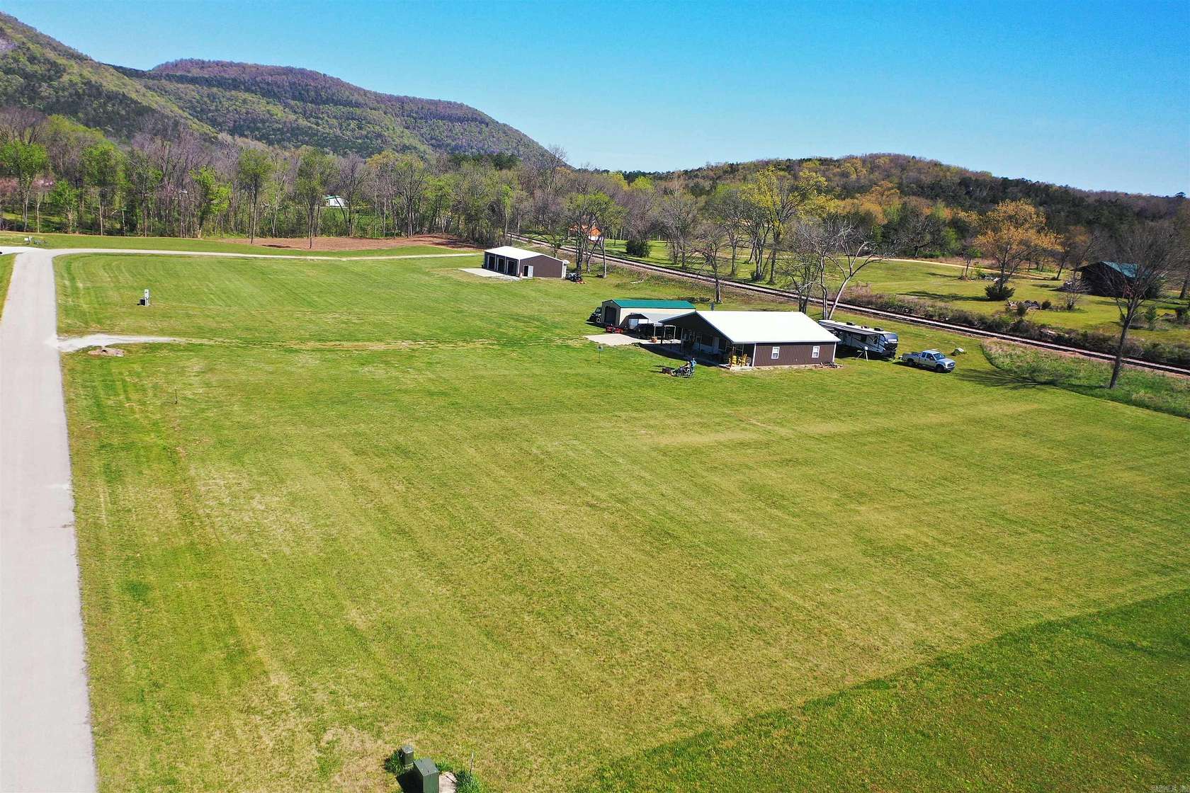 2.6 Acres of Residential Land with Home for Sale in Melbourne, Arkansas