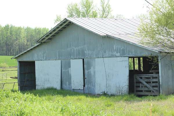 188 Acres of Land for Sale in Trenton, Tennessee