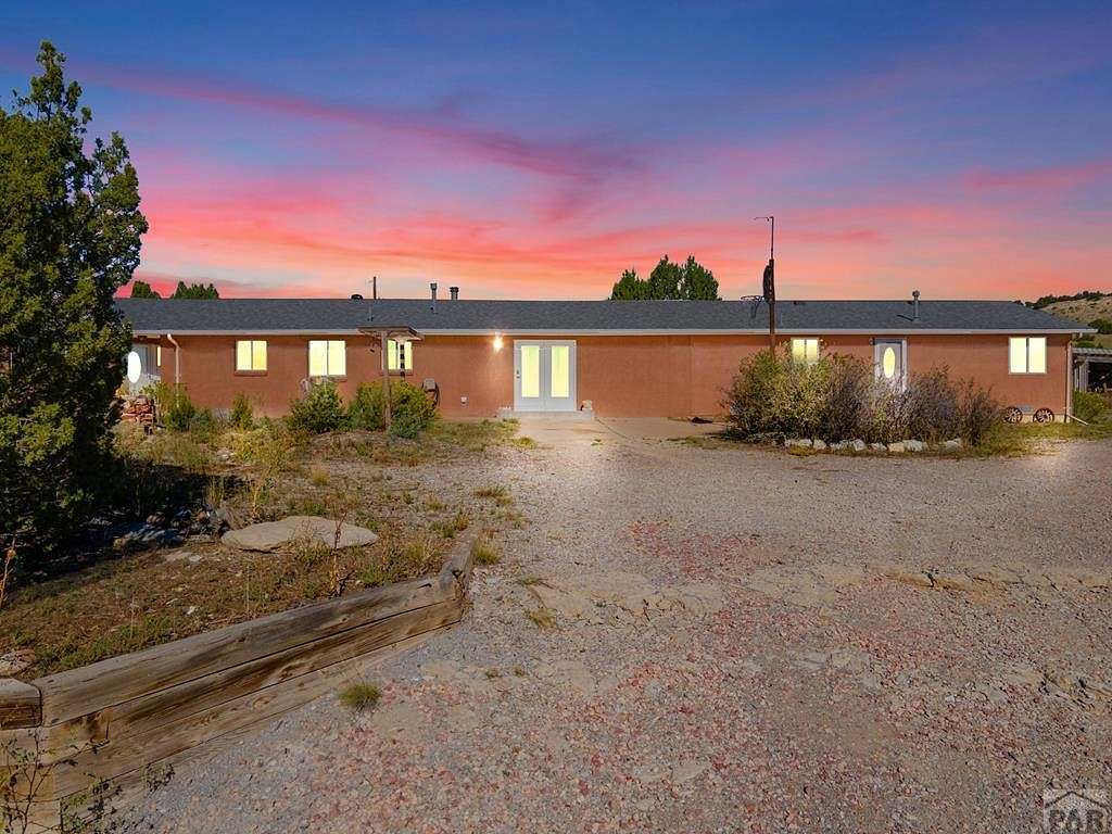 40 Acres of Land with Home for Sale in Pueblo, Colorado