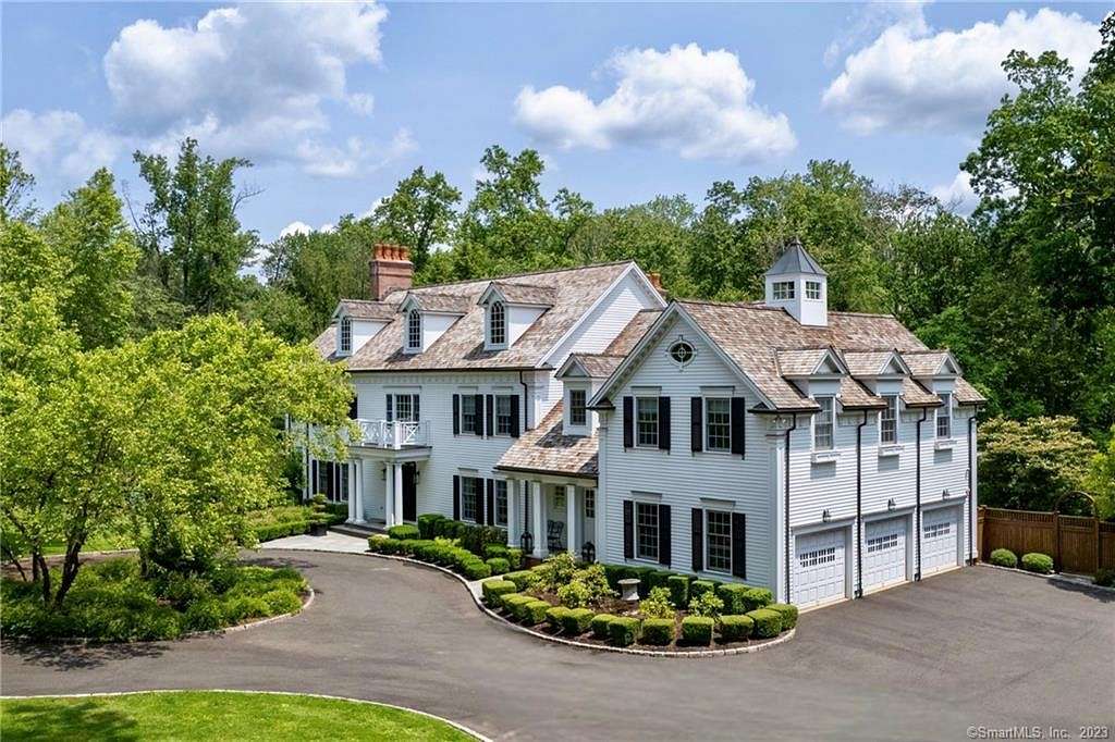2 Acres of Residential Land with Home for Sale in New Canaan, Connecticut