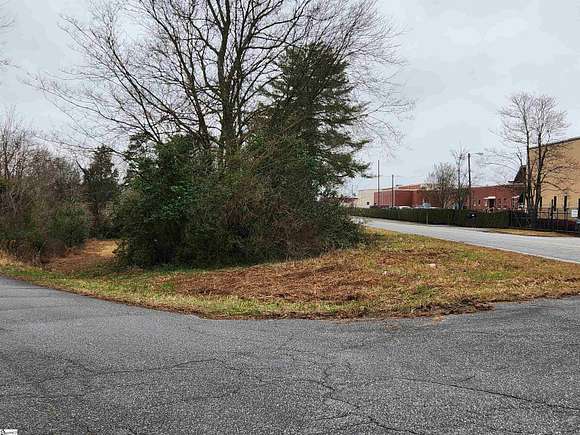 1.6 Acres of Commercial Land for Sale in Spartanburg, South Carolina