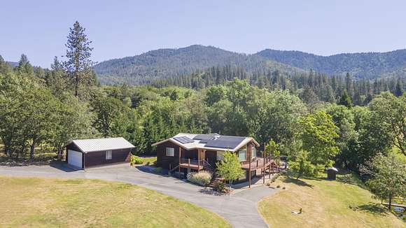 6.6 Acres of Residential Land with Home for Sale in Grants Pass, Oregon