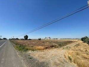 0.98 Acres of Commercial Land for Sale in Hanford, California
