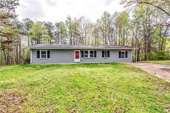 2.5 Acres of Residential Land with Home for Sale in Winston, Georgia