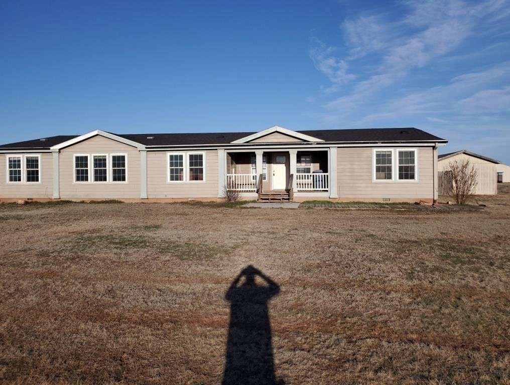 10 Acres of Residential Land with Home for Sale in Lawton, Oklahoma
