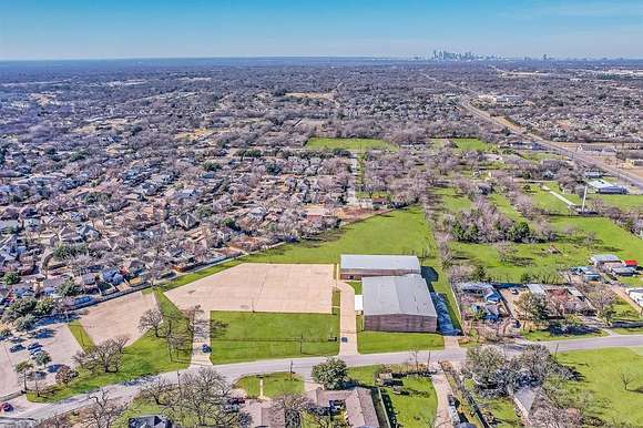 4.5 Acres of Improved Commercial Land for Sale in Dallas, Texas