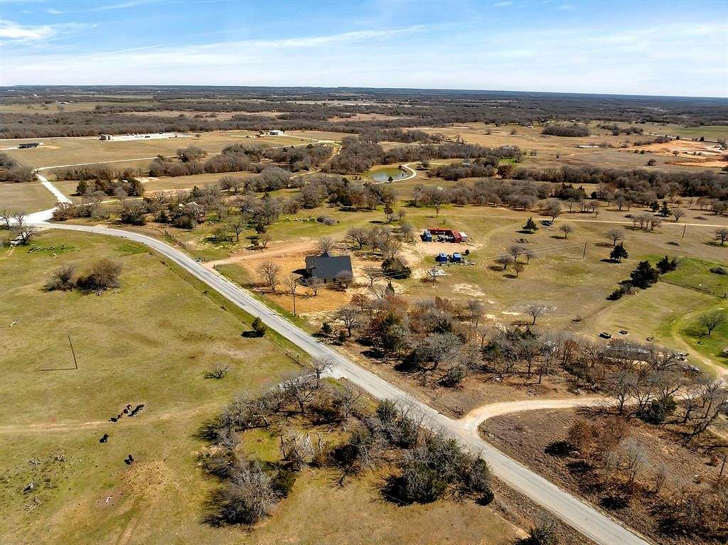 16 Acres of Land for Sale in Bowie, Texas