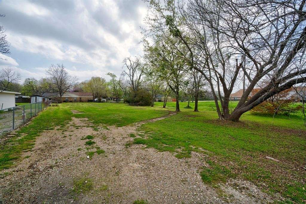 0.34 Acres of Residential Land for Sale in Corsicana, Texas