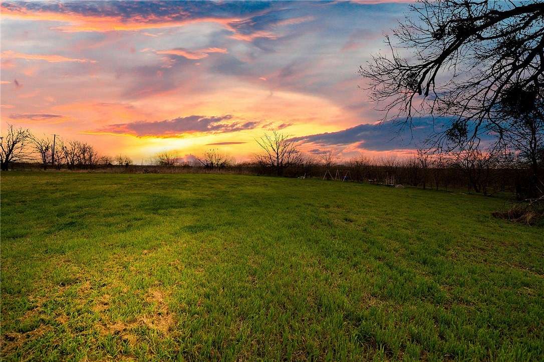 6.753 Acres of Residential Land with Home for Sale in Mart, Texas