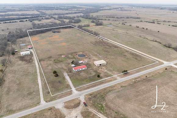 20 Acres of Land with Home for Sale in Independence, Kansas